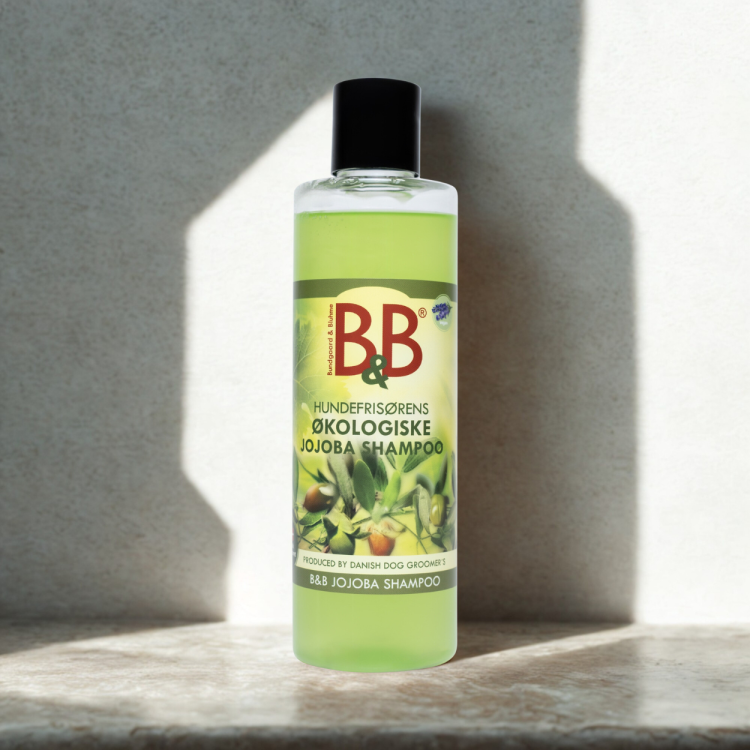 Profesjonalny szampon dla psów B&amp;B Jojoba z ekologicznym olejem jojoba i aloesem, do pielęgnacji suchej skóry i matowej sierści, bez parabenów i silikonu