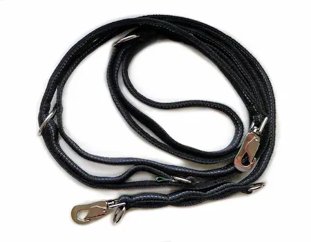 Czarna smycz wielofunkcyjna dla psa Finnero RESCUE, długość 3m, dwa karabińczyki, podszycie polarowe, odblaskowe przeszycia, uchwyt awaryjny 'panic handle"