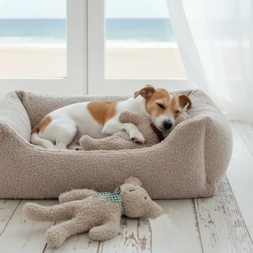 Ręcznie szyty pluszowy miś dla psa w kolorze szarym Dogs in the City Charly Paddy, bez piszczałki, z haftowanymi oczami i nosem, wykonany z materiałów z recyklingu.