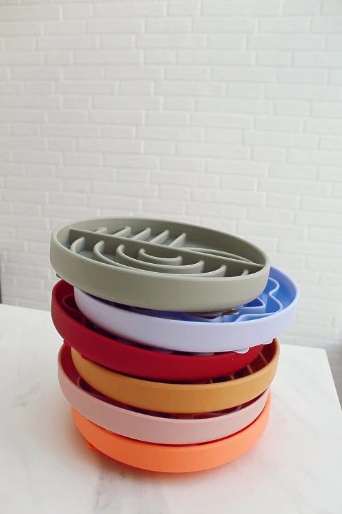 Babelle The Dreamy, okrągła mata do lizania z łukowatym wzorem, z silikonu spożywczego BPA-Free, pomaga psu redukować stres, spowalnia jedzenie i wspiera trawienie