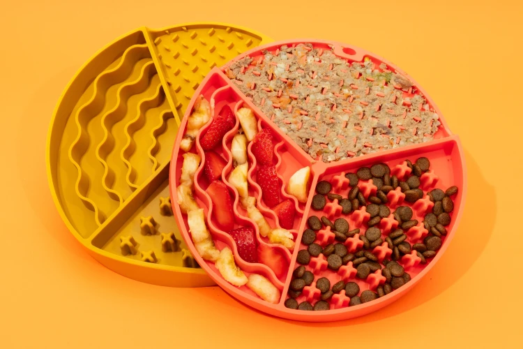 Babelle The Adventure, mata do lizania o złożonym wzorze dla psa, z silikonu spożywczego BPA-Free, spowalnia jedzenie, redukuje stres i zapewnia mentalne wyzwania