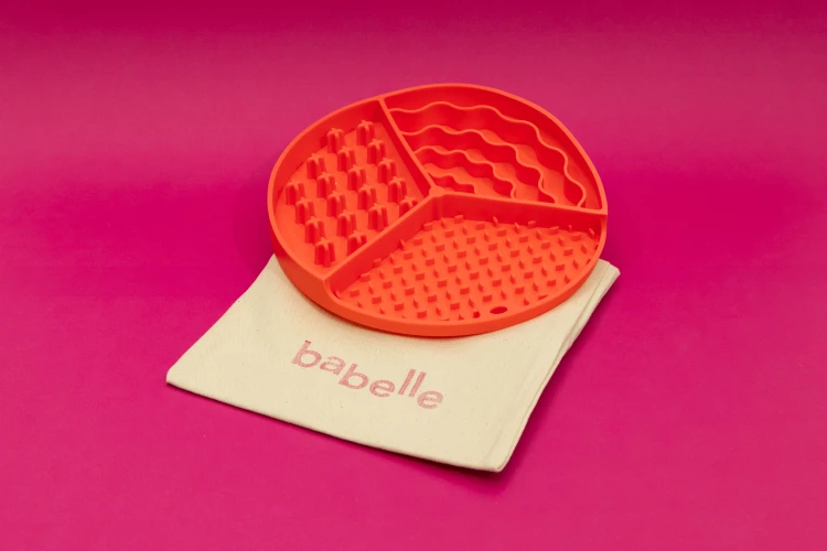 Babelle The Adventure, mata do lizania o złożonym wzorze dla psa, z silikonu spożywczego BPA-Free, spowalnia jedzenie, redukuje stres i zapewnia mentalne wyzwania