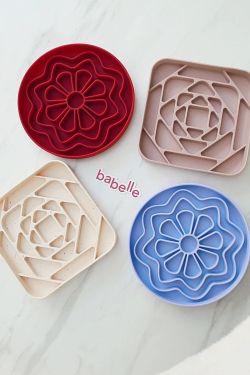 Mata do lizania Babelle The Prism z geometrycznym wzorem, z silikonu spożywczego BPA-Free, do spowalniania jedzenia, redukcji stresu i treningu cierpliwości u psa