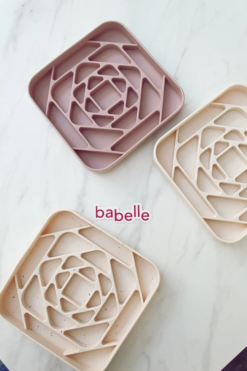 Mata do lizania Babelle The Prism z geometrycznym wzorem, z silikonu spożywczego BPA-Free, do spowalniania jedzenia, redukcji stresu i treningu cierpliwości u psa