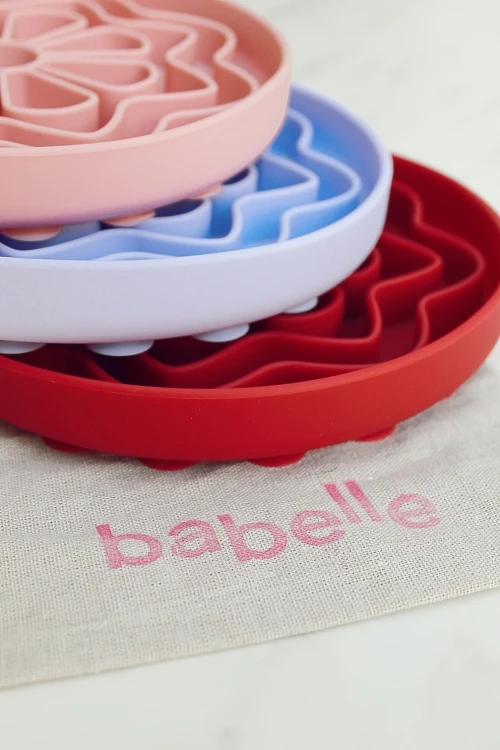 Mata do lizania Babelle The Petal w kształcie kwiatu stokrotki, z silikonu spożywczego BPA-Free, do spowalniania jedzenia, redukcji stresu i treningu koncentracji u psa