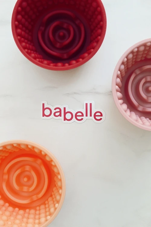 Mata do lizania Babelle The Swirlie o okrągłym kształcie, z silikonu spożywczego BPA-Free, spowalnia jedzenie, redukuje stres i wspiera trawienie u psa