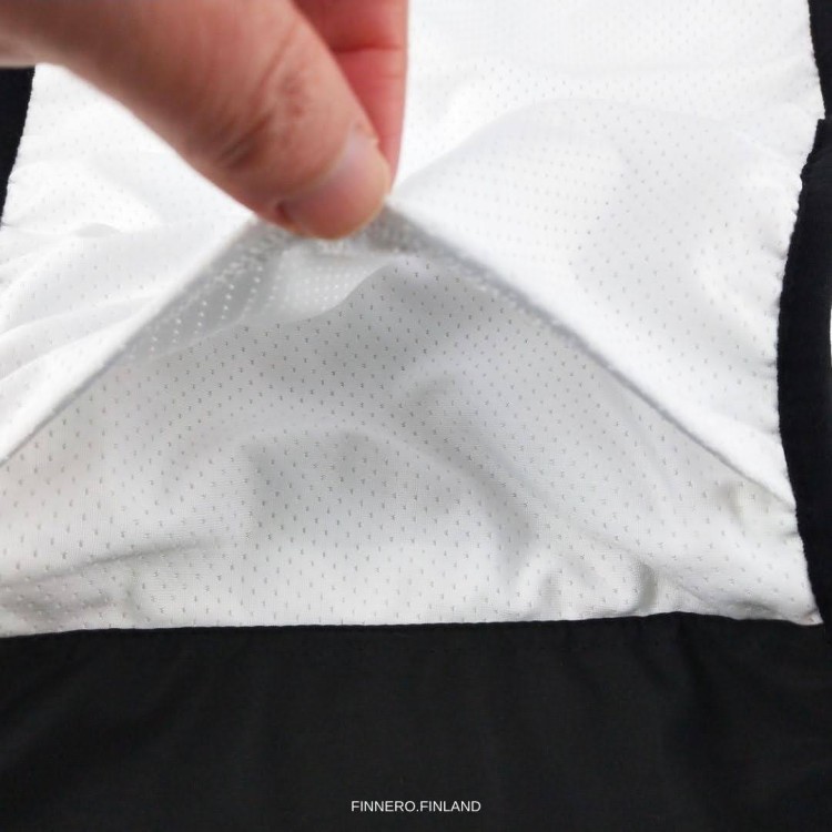 Male-wrap-urosvyo-black-musta-Finnero (1).jpg