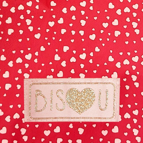 Czerwona kurtka przeciwdeszczowa dla psa Milk &amp; Pepper Cyrielle, wodoodporna, z nadrukiem serduszek, różowa podszewka z jerseyu, kaptur i otwór na smycz