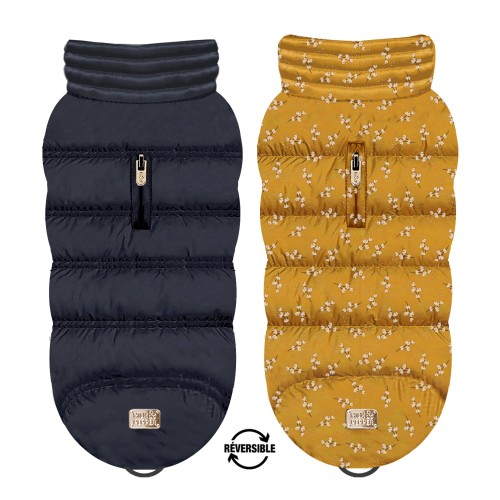 Dwustronna kurtka zimowa dla psa Milk &amp; Pepper Lily, musztardowy kwiatowy wzór i granatowy wodoodporny pikowany poliester, ocieplana, z zamkiem na smycz i złotymi napami