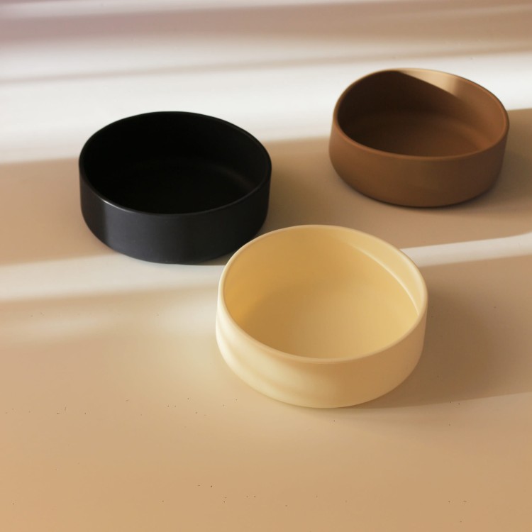 Antypoślizgowa miska dla psa Tadahzi Warm Grey z nietoksycznego silikonu spożywczego, łatwa do czyszczenia, bez BPA