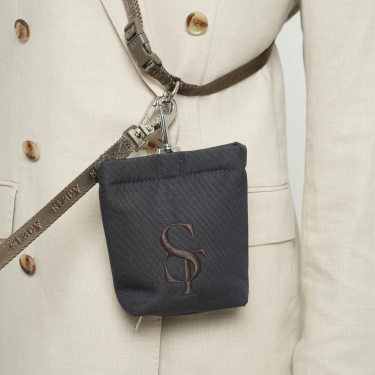 Torba na smakołyki Staey Elma Active Treat Bag, 2w1 zintegrowana z pojemnikiem na woreczki, elegancki duński design, łatwo dostępna, pasuje do akcesoriów Elma