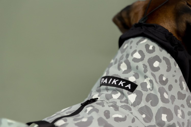 Odblaskowa kurtka zimowa PAIKKA Visibility Green Leo z tęczową poświatą, ocieplenie 3M Thinsulate, podszewka FIR do regeneracji mięśni, wodoodporność 10000 mm, z kapturem