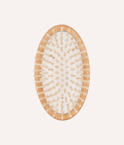 Szczotka do masażu dla psa CAFIDE Massage Dog Brush Teo z drewnianymi pinami i elastyczną gumową podstawą, wykonana z naturalnego drewna bukowego FSC, ergonomiczna i przyjazna środowisku.